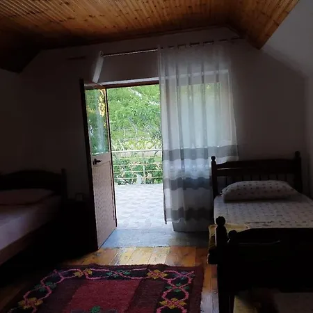 Bujtina Turkaj Affittacamere Nikshi