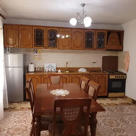 Bujtina Turkaj بيت ضيافة *